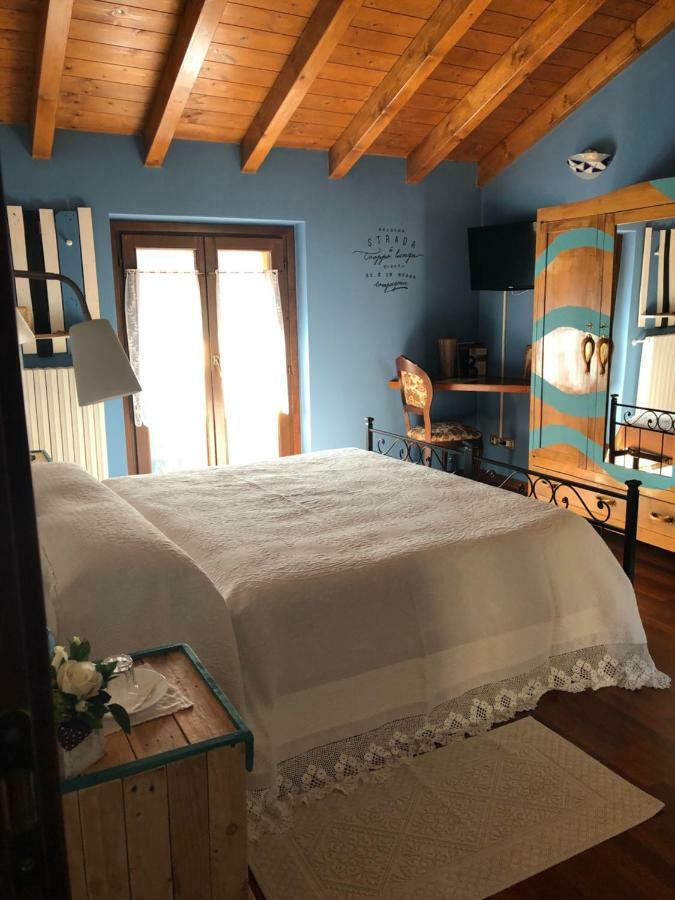 B&B Amici del Colle San Colombano al Lambro Esterno foto